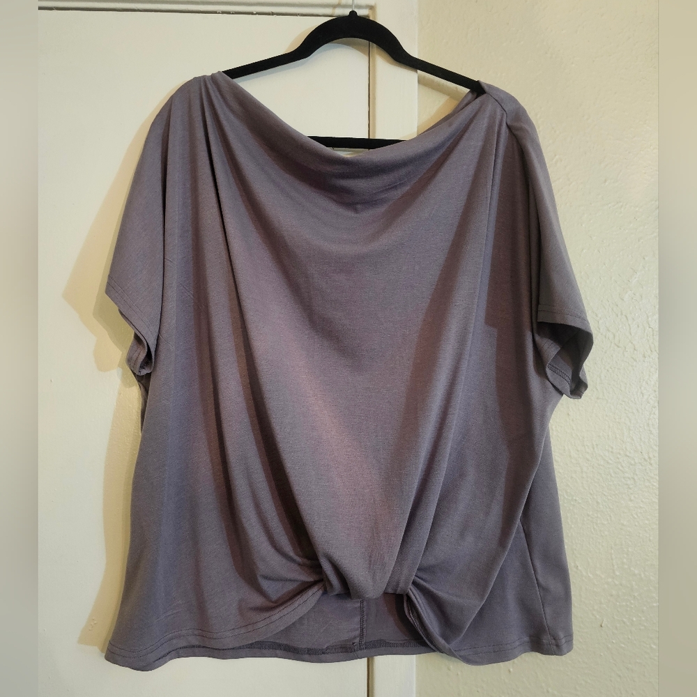 Boutique 1921 No Label 2X Boatneck Twist Front Top in Charcoal
